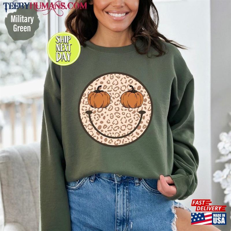 Retro Checker Pumpkin Sweatshirt Grunge Happy Face Vintage Fall Shirt Classic