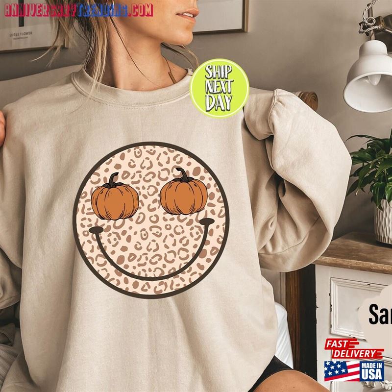 Retro Checker Pumpkin Sweatshirt Grunge Happy Face Vintage Fall Shirt Unisex Classic