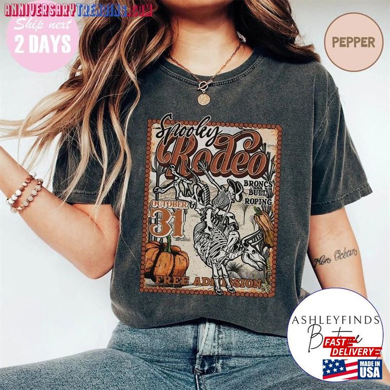 Retro Spooky Rodeo Comfort Colors Shirt Vintage Halloween Poster Tee Western Skeleton Cowboy Sweatshirt T-Shirt