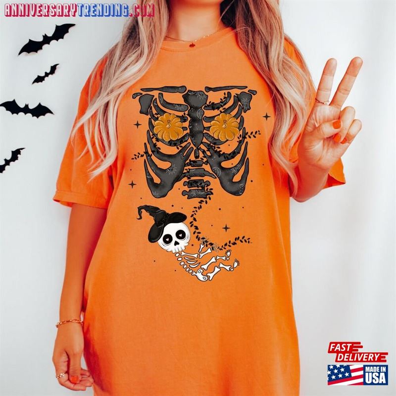 Skeleton Halloween Maternity Shirt Funny Pregnancy Announcement 2023 Pregnant Women Costume Hoodie T-Shirt