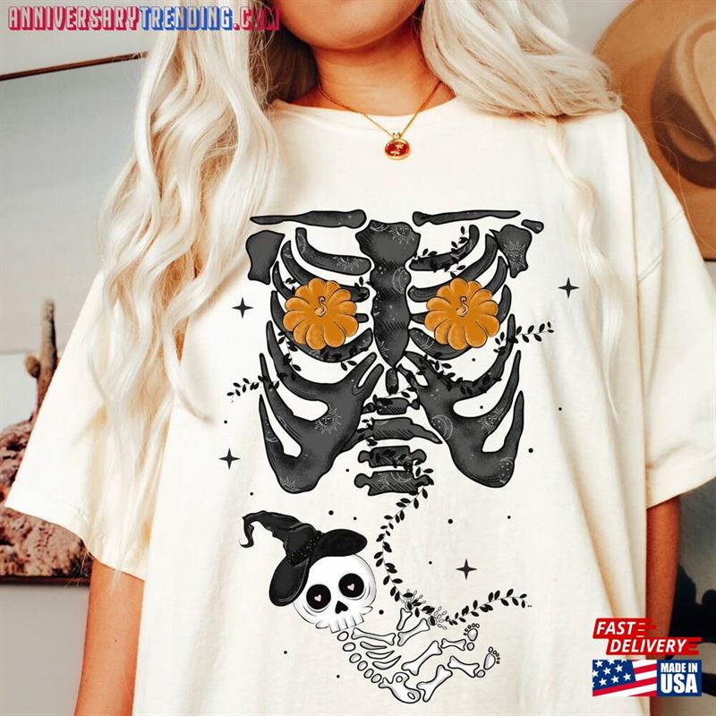 Skeleton Halloween Maternity Shirt Funny Pregnancy Announcement 2023 Pregnant Women Costume Hoodie T-Shirt