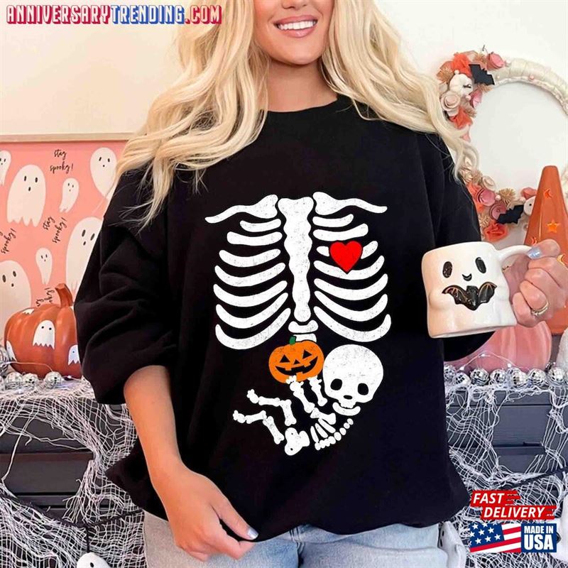 Skeleton Halloween Maternity Sweatshirt Funny Pregnancy Announcement Shirt  Pregnant Women Costume Hoodie Classic