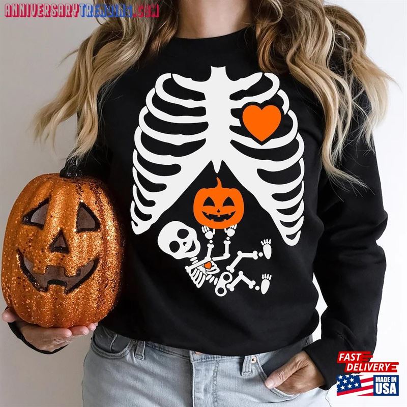 Skeleton Halloween Pregnancy Announcement Shirt Maternity Sweatshirt Funny  T-Shirt Unisex