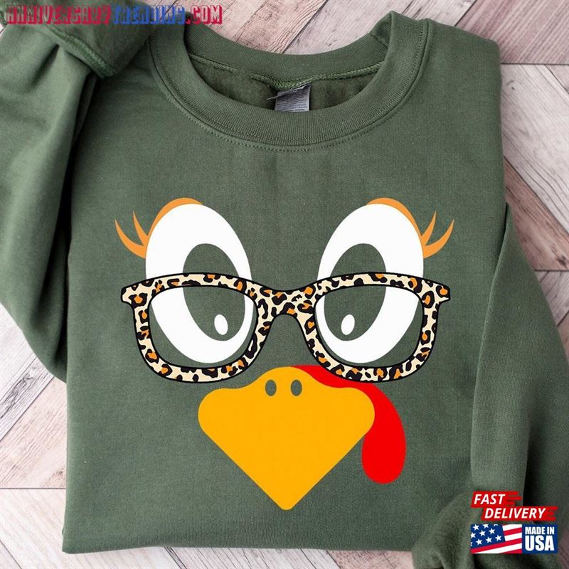 Thanksgiving Grandma Sweatshirt Turkey Face Leopard Print Glasses Sweater Shirt Classic T-Shirt