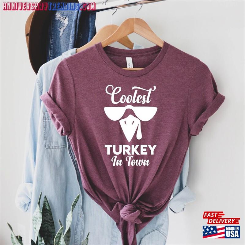 Turkey In Town Shirt Thanks Giving Pumpkin Tee Classic T-Shirt