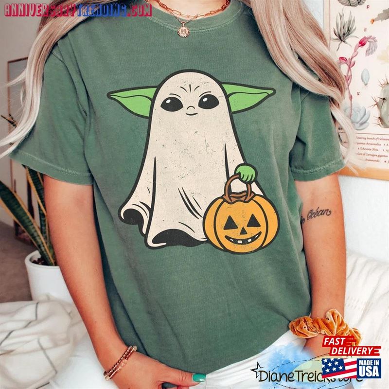 Vintage Baby Yoda Ghost Comfort Colors Shirt Halloween Star Wars T-Shirt Classic