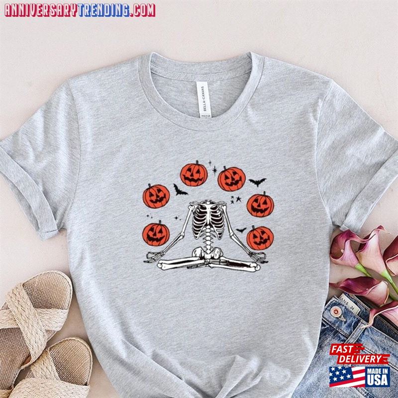 Yoga Skeleton Halloween Shirt Pumpkin T-Shirt Costume Classic